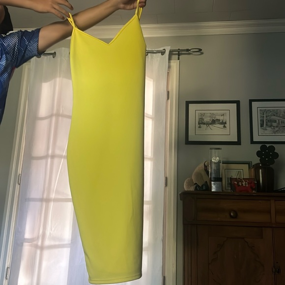 Yellow body dress ( price negotiable ) - Picture 1 of 1